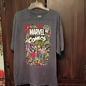 Marvel Superheroes Graphic Tee in Gray Size 2X Great Used Condition